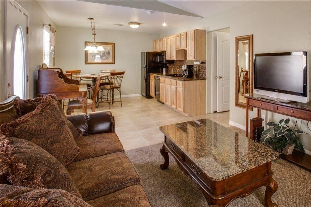 Dream Manor Inn Глоуб Екстериор снимка